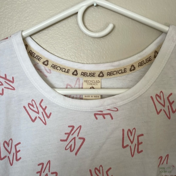 ❤️ NEW Recycle Threads Love Crop Tee ❤️ - Picture 2 of 9